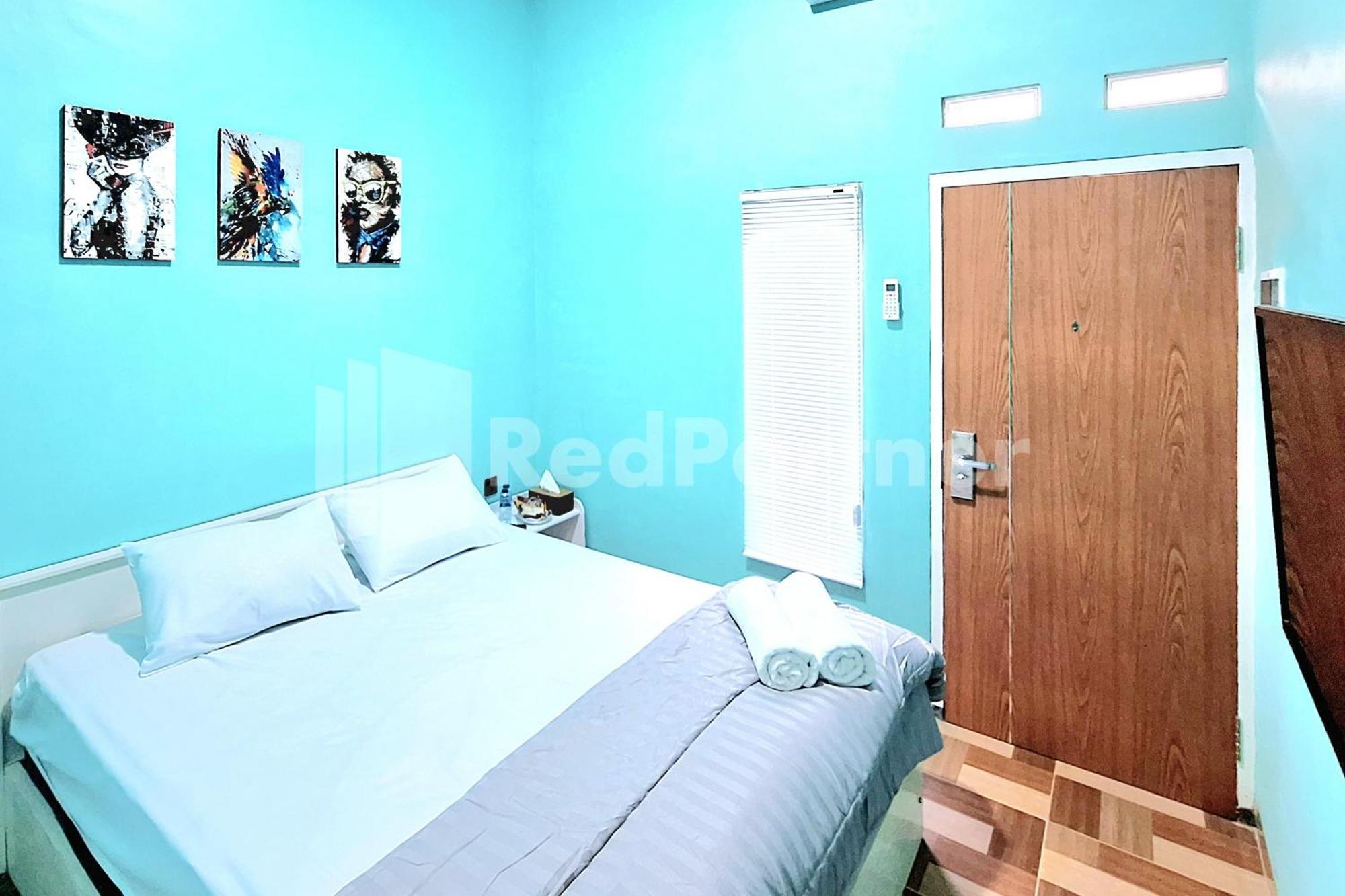 Griya Prashasta Mitra Reddoorz Hotell Kediri  Exteriör bild
