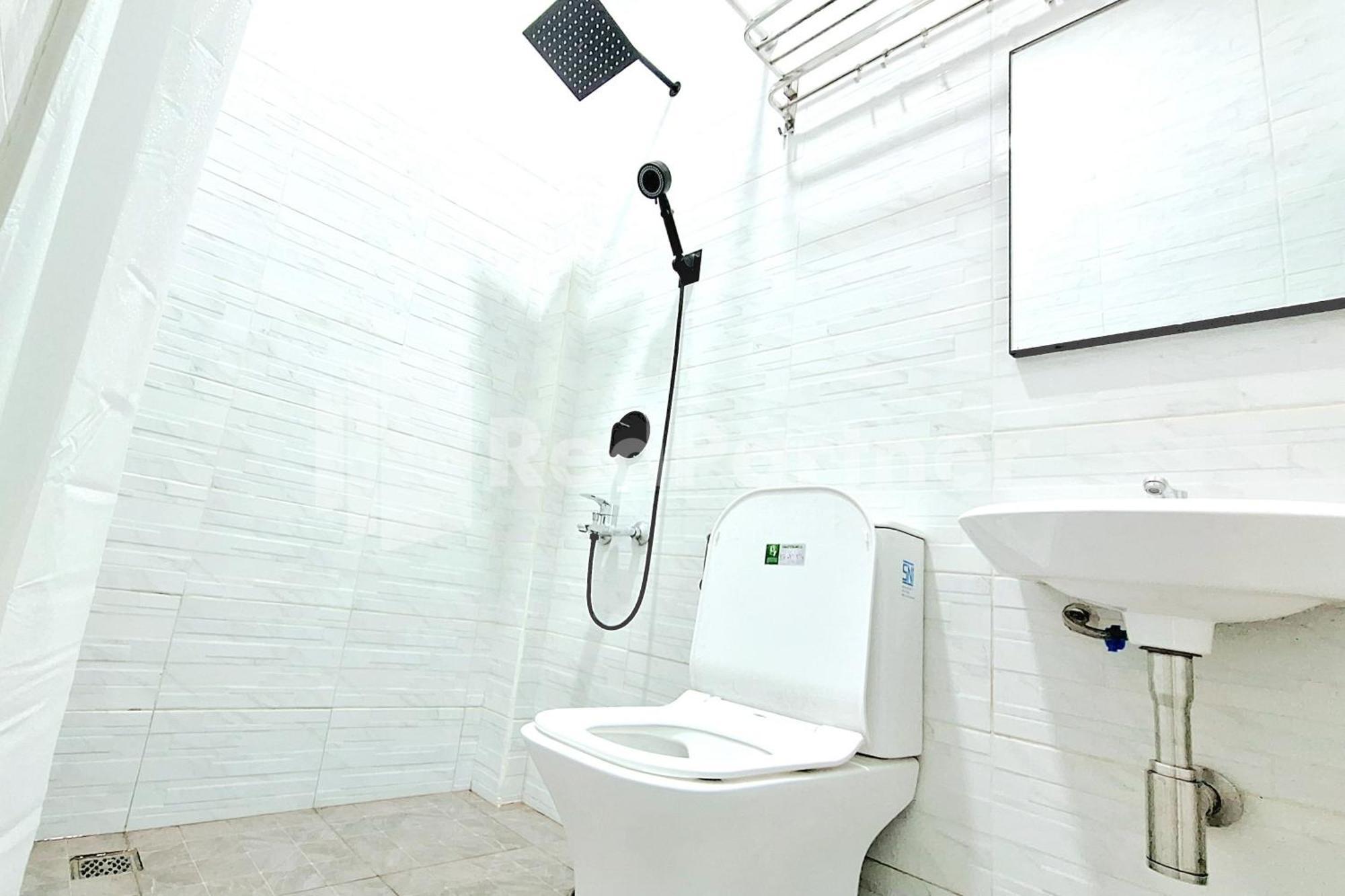 Griya Prashasta Mitra Reddoorz Hotell Kediri  Exteriör bild