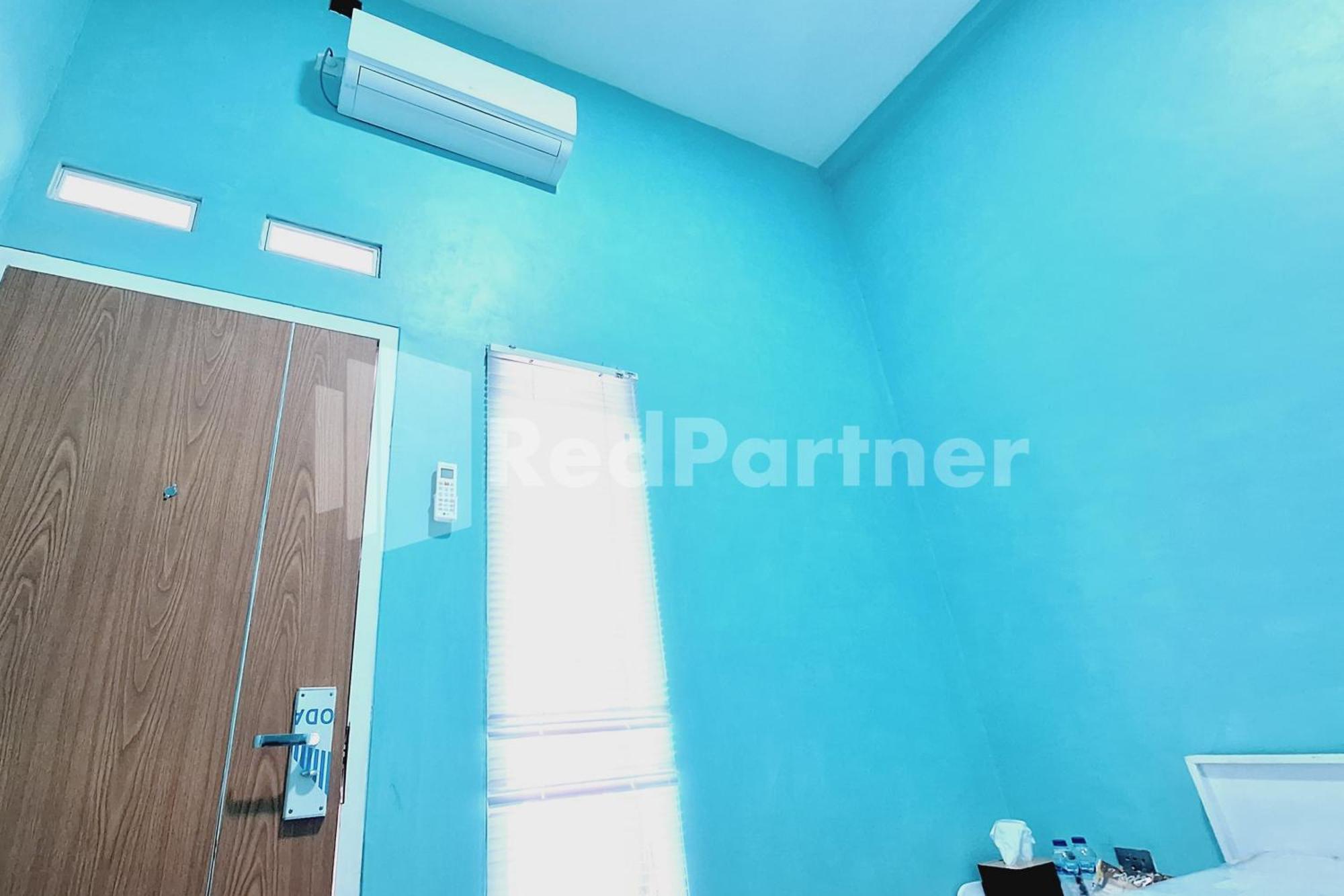 Griya Prashasta Mitra Reddoorz Hotell Kediri  Exteriör bild